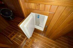 2005 Cabo Rico 42 Pilothouse thumbnail 14