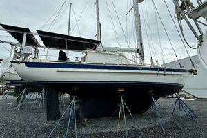 2005 Cabo Rico 42 Pilothouse thumbnail 29
