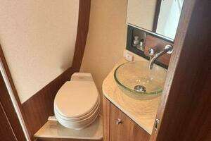 2006 Tiara Yachts 43 Sovran thumbnail 32