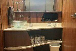 2006 Tiara Yachts 43 Sovran thumbnail 29