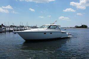 2006 Tiara Yachts 43 Sovran thumbnail 8