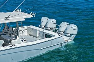 2022 World Cat 400 CC-X - Aerial Stern