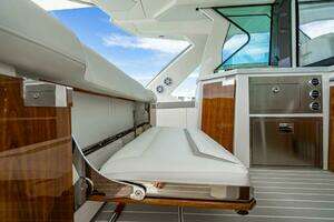 2025 Tiara Yachts 48 LS thumbnail 23