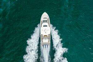 2025 Tiara Yachts 48 LS thumbnail 9