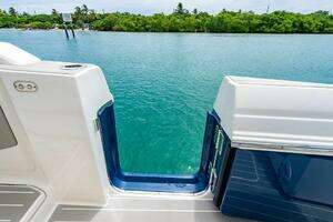 2025 Tiara Yachts 48 LS thumbnail 16