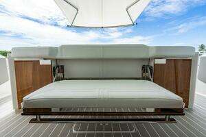 2025 Tiara Yachts 48 LS thumbnail 22