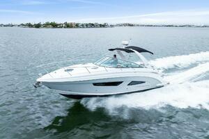 2020 Regal 33 XO 'Snuffleupagus'-Profile 3/4 Port