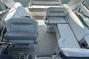 2020 Regal 33 XO 'Snuffleupagus'-Cockpit