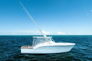 2018 Custom Carolina 35 Express Profile
