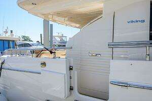 BLACKJACK 2006 Viking Princess Sport Cruisers Yacht For Sale in St. Petersburg FL