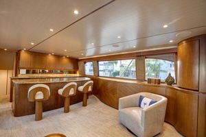 2010 Viking 82 Convertible thumbnail 8