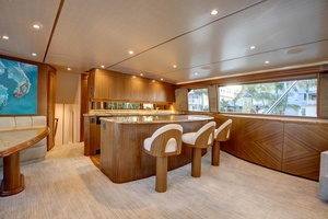 2010 Viking 82 Convertible thumbnail 9