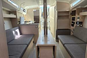 Salon Looking Aft