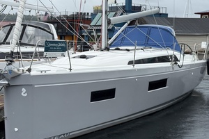 Our Trade 35ft Beneteau Yacht For Sale