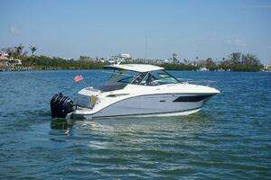 2023 Sea Ray 320 Sundancer Outboard thumbnail 3