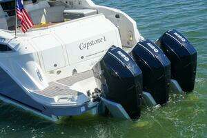 2023 Sea Ray 320 Sundancer Outboard thumbnail 6