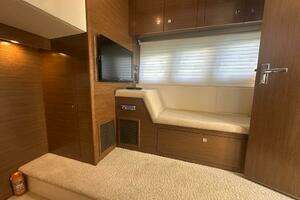2015 Cruisers Yachts Cantius thumbnail 48