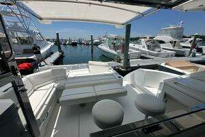 2015 Cruisers Yachts Cantius thumbnail 58