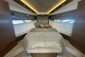 2015 Cruisers Yachts Cantius thumbnail 38