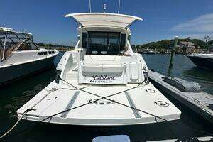 2015 Cruisers Yachts Cantius thumbnail 13