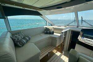 2015 Cruisers Yachts Cantius thumbnail 24