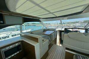 2015 Cruisers Yachts Cantius thumbnail 15