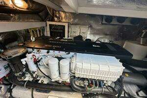 2015 Cruisers Yachts Cantius thumbnail 54