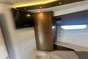 2015 Cruisers Yachts Cantius thumbnail 42