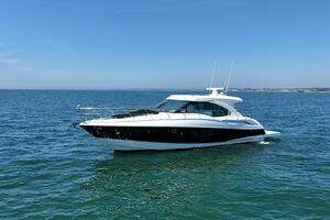 2015 Cruisers Yachts Cantius thumbnail 1