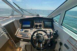 2015 Cruisers Yachts Cantius thumbnail 18