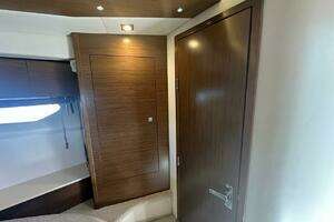 2015 Cruisers Yachts Cantius thumbnail 41