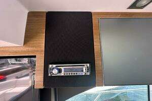 2015 Cruisers Yachts Cantius thumbnail 37