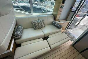 2015 Cruisers Yachts Cantius thumbnail 26