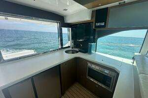 2015 Cruisers Yachts Cantius thumbnail 28