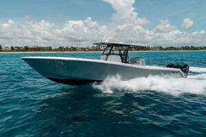  2020 Invincible  Yacht For Sale in Lighthouse Point FL