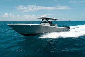  2020 Invincible  Yacht For Sale in Lighthouse Point FL