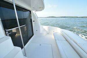 2000 Sea Ray 480 Sedan Bridge thumbnail 23