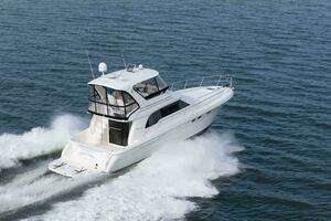 2000 Sea Ray 480 Sedan Bridge thumbnail 3
