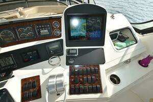 2000 Sea Ray 480 Sedan Bridge thumbnail 13