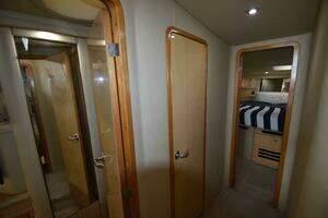 2000 Sea Ray 480 Sedan Bridge thumbnail 47