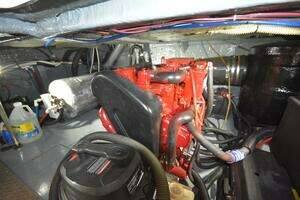2000 Sea Ray 480 Sedan Bridge thumbnail 55