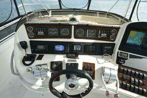 2000 Sea Ray 480 Sedan Bridge thumbnail 11