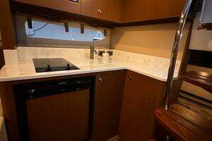 2019 Sea Ray 350 Sundancer thumbnail 25