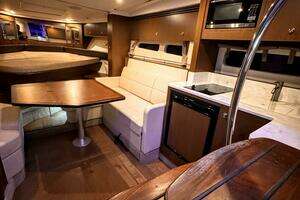 2019 Sea Ray 350 Sundancer thumbnail 24