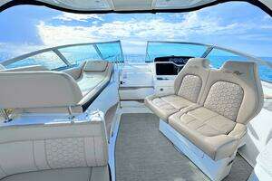2019 Sea Ray 350 Sundancer thumbnail 14