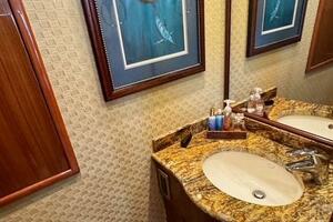 2005 Viking 74 Convertible 'Liquid Gold'