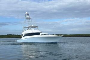 2005 Viking 74 Convertible 'Liquid Gold'