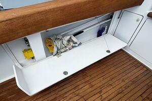 2005 Viking 74 Convertible 'Liquid Gold'