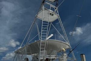2005 Viking 74 Convertible 'Liquid Gold'