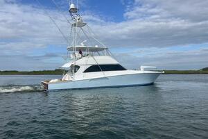 2005 Viking 74 Convertible 'Liquid Gold'